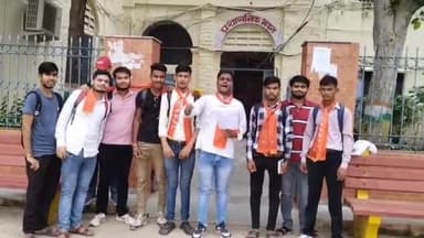 धौलपुर: पीजी कॉलेज में विभिन्न सेमस्टरों की परीक्षा कराए जाने की मांग को लेकर ABVP ने पीजी कॉलेज में कुलपति के नाम दिया ज्ञापन