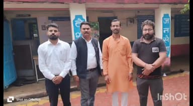 गुना नगर: गुना रेलवे स्टेशन पर साबरमती एक्सप्रेस ट्रेन में मिला इंदौर से भाग कर लखनऊ जा रहा कपल, हिंदू जागरण मंच के लोग पहुंचे