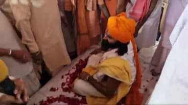 उज्जैन शहर: गऊघाट क्षेत्र में राम मंत्र साधना पीठ श्री हनुमान मंदिर के सेवक विशालदास महाराज की महंताई एवं चादर विधि हुई