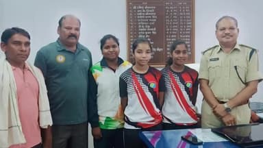 गुना नगर: गुना की दो हॉकी खिलाड़ियों का अकादमी में चयन:जिले से पहली बार हुआ सिलेक्शन,ASP ने दोनों बालिका खिलाड़ियों को बधाई दी