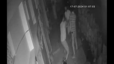 कहरा: अशोक टॉकीज रोड के समीप बाइक चुरा रहे दो चोरों को लोगों ने पीटा, सीसीटीवी फुटेज आया सामने