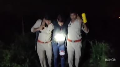 बरेली: बिथरी चैनपुर थाना पुलिस ने मुठभेड़ के बाद दो शातिर बदमाशों को किया गिरफ्तार