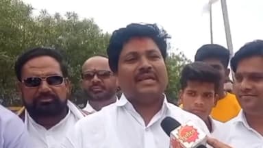 परळी: माजी मुख्यमंत्री वसंतराव नाईक यांच्या निमित्ताने परळीत मेन रोडवर भव्य रॅली काढण्यात आली