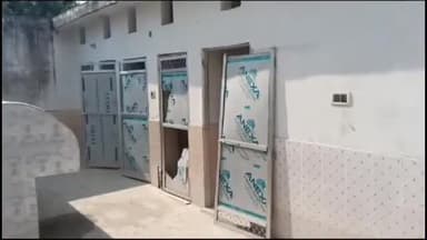 कसिया: कोटवा करजही में एक गरीब को सार्वजनिक शौचालय का प्रयोग करने पर ग्राम प्रधान ने दी तालिबानी सजा, पुलिस नहीं कि कार्रवाई