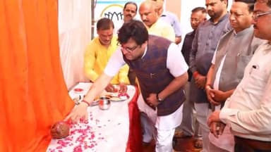 हरदोई: भाजपा कार्यालय पर आयोजित कार्यक्रम में मंत्री ने एमएलसी निधि से बनने वाली सड़क का शिलान्यास किया
