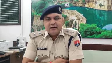 वाटर पार्क मामले का मुख्य आरोपी रोशन जाट गिरफ्तार।
फायरिंग, आगजनी व तोड़फोड़ का हैं मुख्य आरोपी। पुलिस ने गिरफ्तारी पर जारी किया था 50 रुपये का ईनाम।