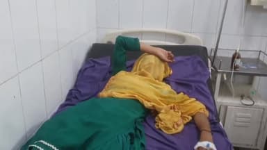 रामपुर: पारिवारिक विवाद को लेकर किशनपुर अटरिया गांव की एक युवती ने घर में रखा तेजाब पी लिया, हालत बिगड़ी जिला अस्पताल में भर्ती