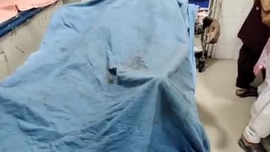 मुरादाबाद: मझोला थाना क्षेत्र में रेलवे ट्रैक पर करते समय ट्रेन की चपेट मे आ जाने से घायल होकर,  व्यक्ति की मौत