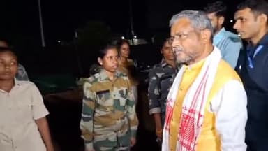 कांके: मोरहाबादी मैदान में घायल सहायक पुलिसकर्मियों से मिले बीजेपी प्रदेश अध्यक्ष,