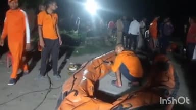 मिहींपुरवा: सुजौली थाना क्षेत्र में बाढ़ के पानी में फंसे सैकड़ों ग्रामीण, NDRF ने 63 को निकाला व रेस्क्यू जारी