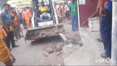 बेगूसराय: चट्टी रोड में नगर निगम ने चलाया अतिक्रमण हटाओ अभियान, सड़कों पर लगने वाले दुकान को किया जप्त