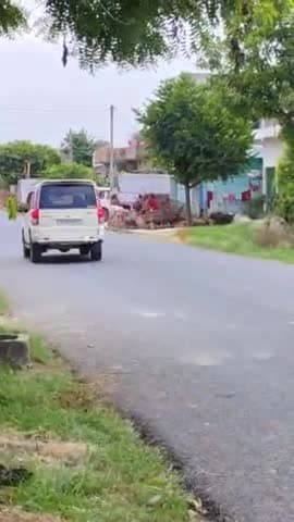 महुआ: महुआ थाना क्षेत्र के परसोनिया वार्ड संख्या 2 में पूर्व के विवाद को लेकर मारपीट थाने को दी  सूचना पुलिस कर रही छानबीन