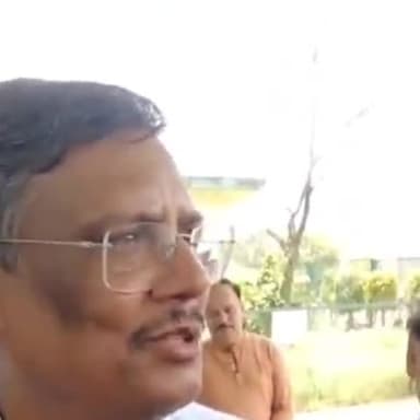 कानपुर: प्रमुख सचिव खेल ने ग्रीन पार्क स्टेडियम का किया निरीक्षण, दिए निर्देश