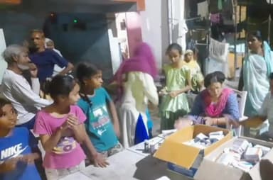 हमीरपुर: मुख्यालय के कांशीराम कालोनी में भीषण जलभराव के बाद लगा स्वास्थ्य कैंप