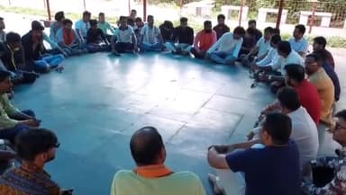 मंदसौर: 15 अगस्त की पूर्व संध्या यानी की 14 अगस्त को आजाद चौक से निकलेगी भव्य तिरंगा यात्रा समिति के लोगों ने की बैठक