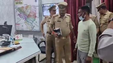 इटावा: जसवंतनगर इलाके से पुलिस ने एक हिस्ट्रीशीटर को एक तमंचा एक कारतूस के साथ गिरफ्तार किया, एसएसपी ने खुलासा किया है