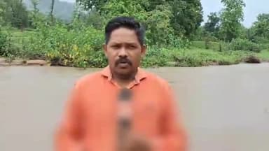 नरहरपुर: ग्राम पंचायत कुम्हानखार के आश्रित ग्राम झूलनातेंदु बारिश के दिनों में पंचायत मुख्यालय से कट जाता है