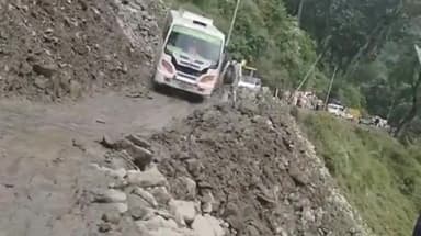 भटवाड़ी: बिशनपुर सैंज के पास अवरुद्ध गंगोत्री राजमार्ग हुआ सुचारू, खुला वाहनों का लंबा जाम