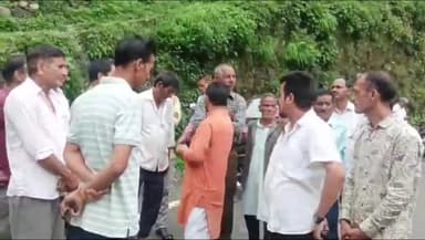 भटवाड़ी: विधायक सुरेश चौहान ने भूस्खलन प्रभावित क्षेत्र सिलकुरा का किया स्थलीय निरीक्षण, प्रभावितों को मदद का भरोसा दिया