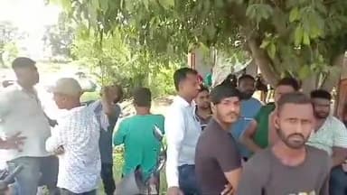 मुरादाबाद: नागफानी थाना क्षेत्र निवासी दो युवकों की जल लेने जाने के दौरान रजबपुर में कार की बाइक मे टक्कर लगने से हुई मौत