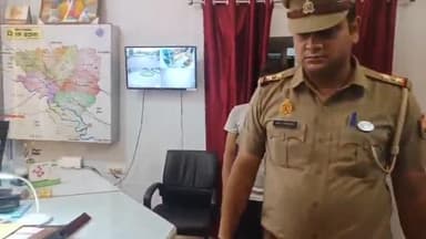 इटावा: बसरेहर इलाके में 24 घंटे पूर्व हुई शिशुपाल की हत्या का पुलिस ने किया खुलासा, दो आरोपियों को आलाकत्ल के साथ किया गिरफ्तार