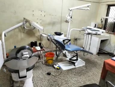हमीरपुर: जिलास्पताल में दंत विभाग की स्केलर मशीन एक सप्ताह से खराब होने से मरीज परेशान दिखे