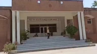 हमीरपुर: कुरारा विकासखंड में ग्राम पंचायत व क्षेत्र पंचायत के उपचुनाव के लिये दाखिल हुये नामांकन, 6 अगस्त को होगा चुनाव