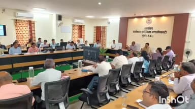 गुना नगर: गुना कलेक्टर ने जिला कार्यालय में ली समय सीमा बैठक, विभिन्न योजनाओं की की गई समीक्षा