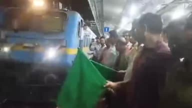 कांके: रांची रेलवे स्टेशन से रांची से सुल्तानगंज के लिए स्पेशल ट्रेन का उद्घाटन विधायक सीपी सिंह ने किया