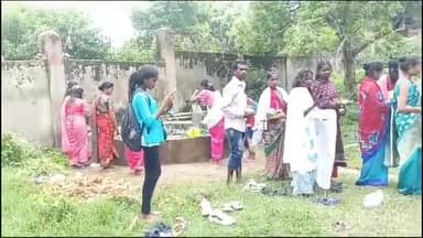 सिसई: कपिलनाथ धाम,चिरैया नाथ धाम समेत अन्य मंदिरों और शिवालयों में सावन की पहली सोमवारी में उमड़ी भक्तों की भीड़