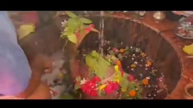 हमीरपुर: हमीरपुर जनपद में सावन मास के प्रथम सोमवार को शिवभक्तों का उमड़ा सैलाब