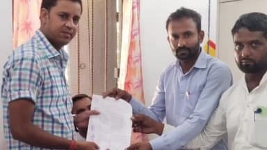 कस्बा: लखना पंचायत में जर्जर विद्युत तार से परेशान लोगों ने बिजली विभाग कार्यालय में दिया आवेदन