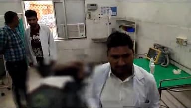 इटावा: रोडवेज बस स्टैंड पर रोडवेज बस में मृत अवस्था मे मिले बुजुर्ग को जिला अस्पताल पहुंचाया गया, डॉक्टर ने मृत घोषित किया