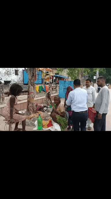 महर्षि विश्वामित्र फाउंडेशन द्वारा स्थानीय रामरेखा घाट पर फल वितरण #reels #बक्सर @highlight महर्षि विश्वामित्र फाउंडेशन राज कुमार चौबे बक्सर बक्सर, मिनी काशी