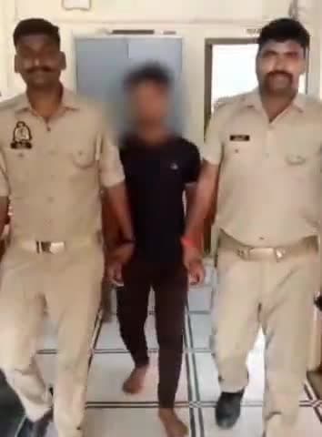 कैंपियरगंज: पीपीगंज पुलिस ने चोरी के अपराध करने के आरोप में एक अभियुक्त को किया गिरफ्तार साथ ही चोरी के रुपये भी पुलिस ने किया बरामद