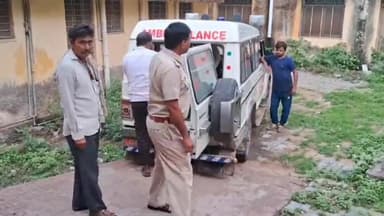 धौलपुर: नुन्हेरा गांव में संदिग्ध परिस्थितियों में युवक की हुई मौत, जिला अस्पताल की मोर्चरी में रखवाया गया शव