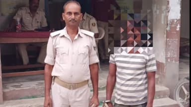 तुरकौलिया: तुरकौलिया ने मिली सूचना के आधार पर खगनी माई स्थान के समीप एक बाइक सवार को देशी शराब के साथ किया गिरफ्तार,भेजा जेल।