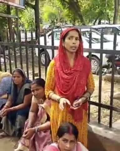 जगाधरी: नवाब कॉलोनी में लग रहे मोबाइल टावर के विरोध को लेकर कॉलोनी वालों ने लघु सचिवालय में जिला उपायुक्त से की मुलाकात