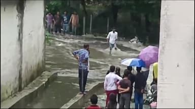 सागर नगर: राजीव नगर वार्ड में टेंडर होने के बाद भी ठेकेदार ने नहीं किया पुलिया निर्माण, बारिश के चलते जर्जर पुलिया से परेशानी