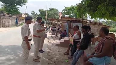 महुआ: महुआ के पहाड़पुर वार्ड संख्या 9 में महुआ फायर डिपार्टमेंट द्वारा जन जागरूकता अभियान चलाकर लोगों को जागरूक किया गया