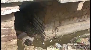 मेहगांव: शासकीय कन्या विद्यालय गोहद के सामने शराब के नशे में धुत अधेड व्यक्ति गंदे नाले में घुसा, सोशल मीडिया पर हुआ वीडियो वायरल