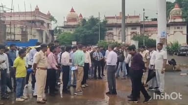 गुना नगर: गुना रेलवे स्टेशन का डीआरएम ने किया निरीक्षण, निर्माण और विकास कार्य एवं व्यवस्थाओं का लिया जायजा