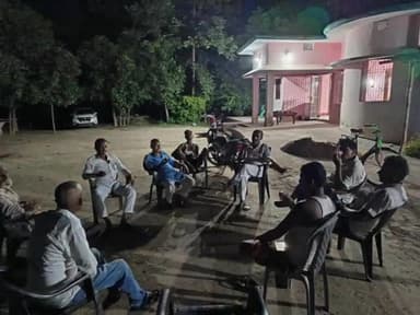 24  जुलाई 24 को अपने घर पर अपने मित्रों और सामाजिक कार्यकर्ता के साथ बिहार राज्य और शिवहर लोकसभा के विकास के उपर सम सामयिक चर्चा। जय हिन्द🙏