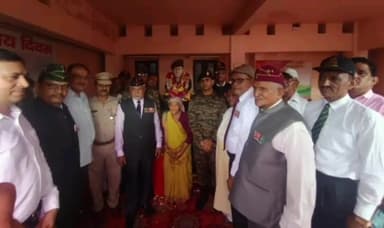 पूर्णागिरि: बनबसा में हर्षोल्लास के साथ मनाया गया कारगिल विजय दिवस, शहीदों को किया गया याद