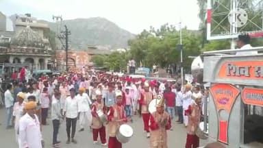 जालौर: जालौर शुक्रवार को पीर गंगा नाथ जी महाराज ने रेवत गांव चातुर्मास के लिए किया प्रस्थान