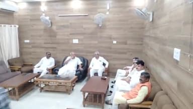 फैज़ाबाद: मिल्कीपुर विधानसभा उपचुनाव की तैयारी को लेकर भाजपा के चार मंत्रियों ने सर्किट हाउस में कार्यकर्ताओं के साथ की बैठक