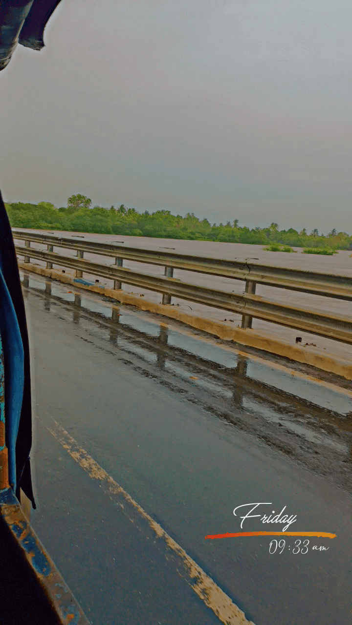BILIMORA AMLSAD ROAD AMBIKA NADI 


#viralpost #trendingshorts #likeforlike