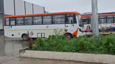 सागर नगर: ऑटो रिक्शा यूनियन ने कहा शहर में बिना तय रूट के चल रही सिटी बस, सिटी बसों के खिलाफ ऑटो रिक्शा यूनियन हड़ताल करेगा