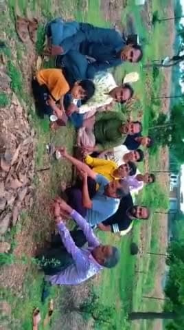 भगवान इंद्र देव व माताजी को भोग लगाते हुए भक्त