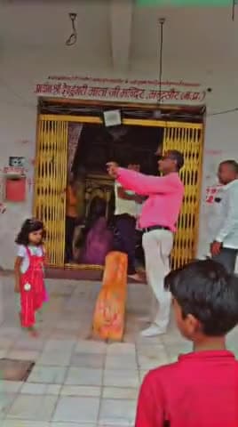 बारिश की कामना को लेकर माताजी के जयकारे लगाते हुए भक्त